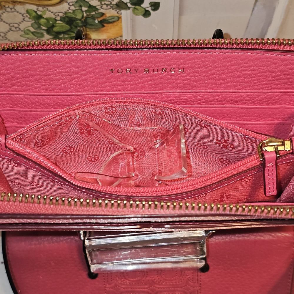 Tory Burch Harper Fiesta Continental Zip-around Wallet - Picture 16 of 16